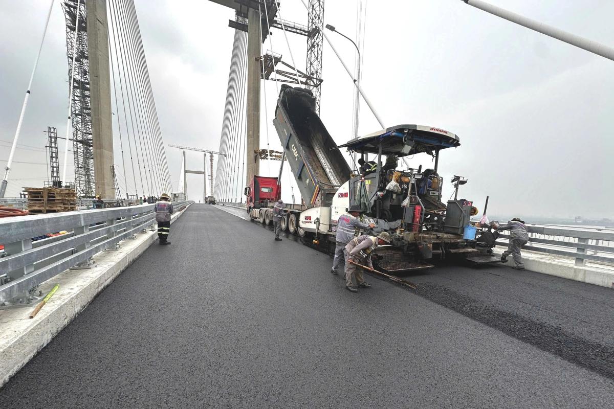 Cầu Bình Khánh và Phước Khánh trên cao tốc Bến Lức - Long Thành đang dần hoàn thiện, chuẩn bị thông xe ngày 30/9, kết nối miền Tây với TPHCM và Đồng Nai.